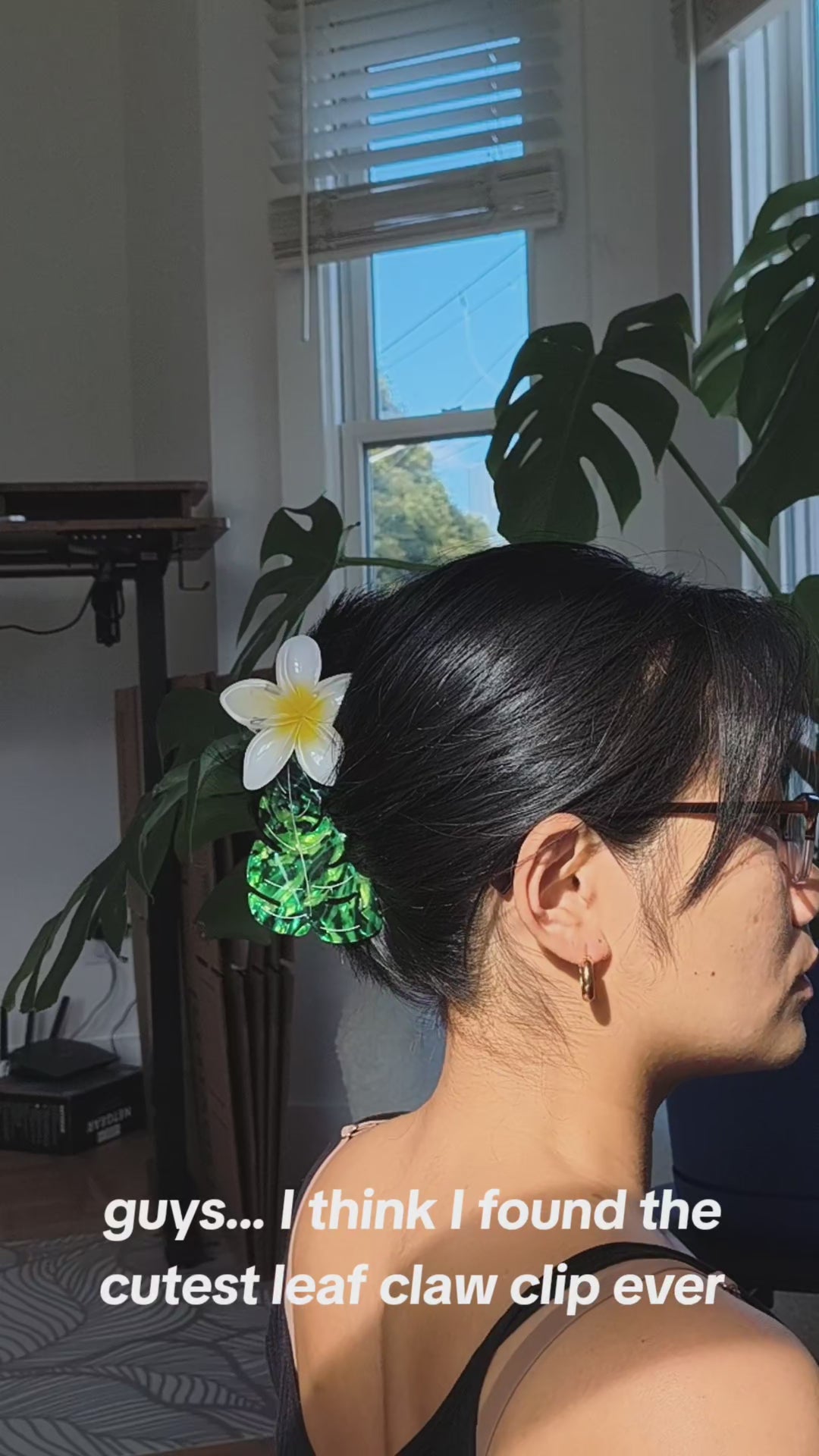 Green Leaf Claw Clip